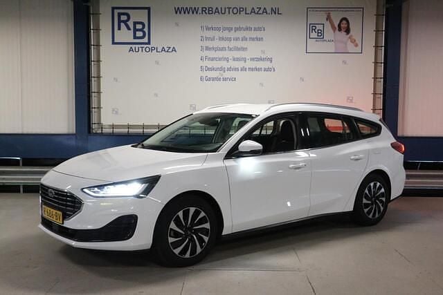 Wit Gebruikt 2022 Ford Focus Titanium Stationwagen | € 12.950 (Eerlijke prijs) - Afbeelding 1/4