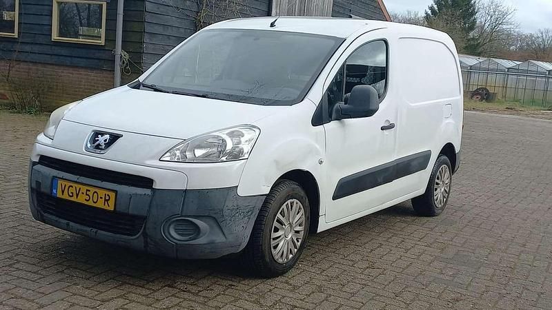 Wit Gebruikt 2009 Peugeot Partner MPV | € 5.500 (Eerlijke prijs) - Afbeelding 1/4
