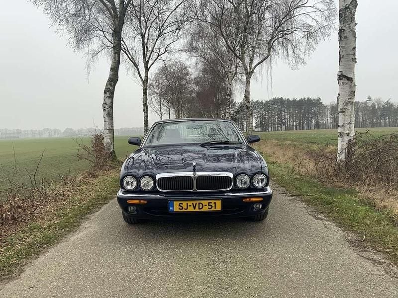 Blauw Occasion 1997 Jaguar XJ8 Executive Sedan | € 9.250 - Afbeelding 1/4