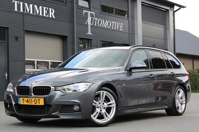 Grijs Gebruikt 2019 BMW 320 M Sport Stationwagen | € 23.950 (Super prijs) - Afbeelding 1/4