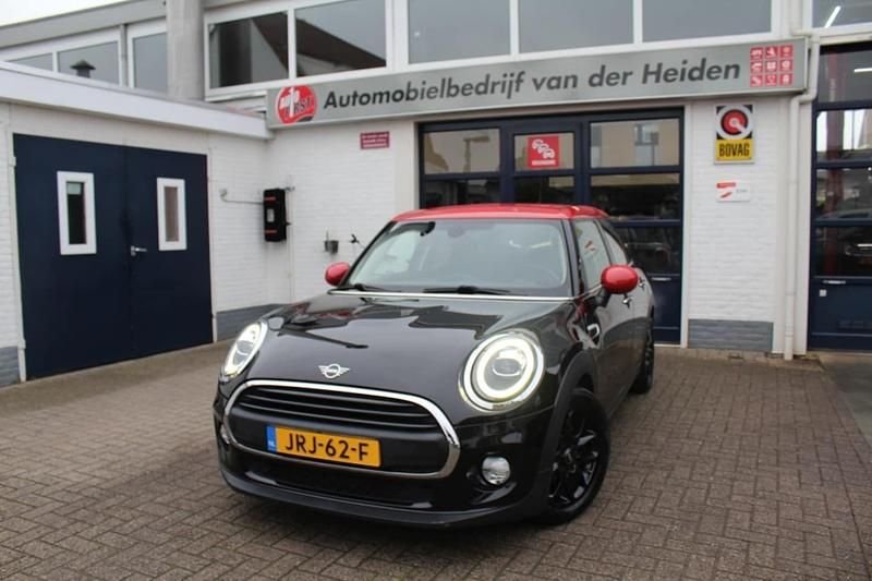Zwart Gebruikt 2019 Mini ONE Business Hatchback | € 17.950 (Eerlijke prijs) - Afbeelding 1/4