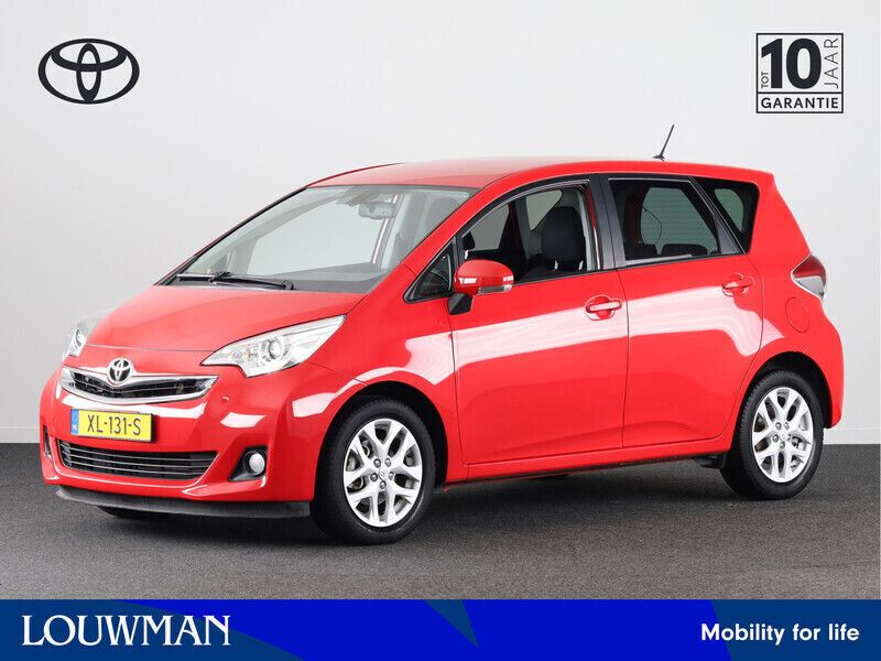 Rood Gebruikt 2014 Toyota Verso-S MPV | € 14.245 (Iets duurder) - Afbeelding 1/3