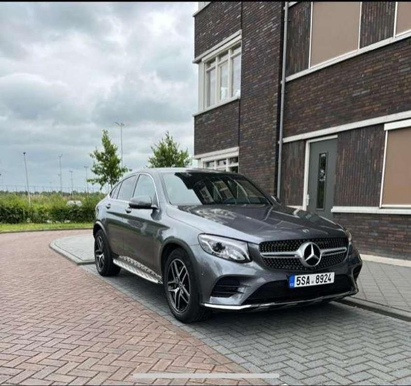Grijs Gebruikt 2017 Mercedes GLC220 Exclusive SUV | € 25.999 (Eerlijke prijs) - Afbeelding 1/4