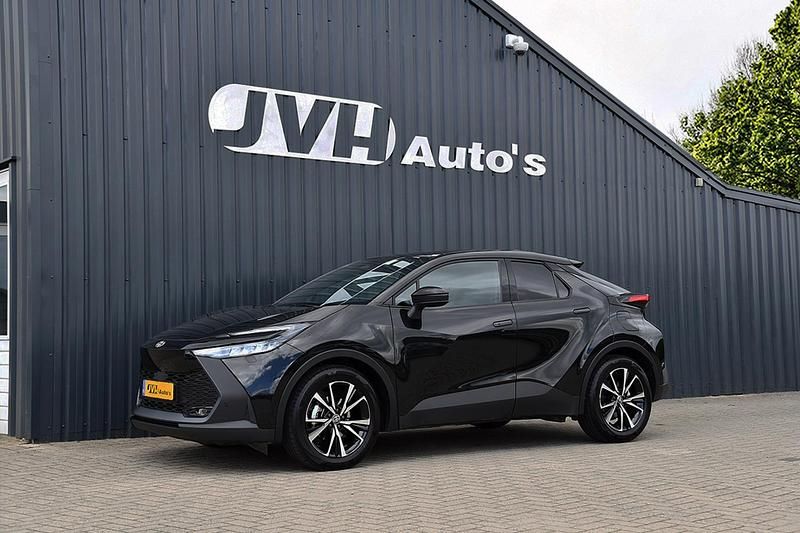 Zwart Gebruikt 2025 Toyota C-HR SUV | € 31.350 (Super prijs) - Afbeelding 1/4