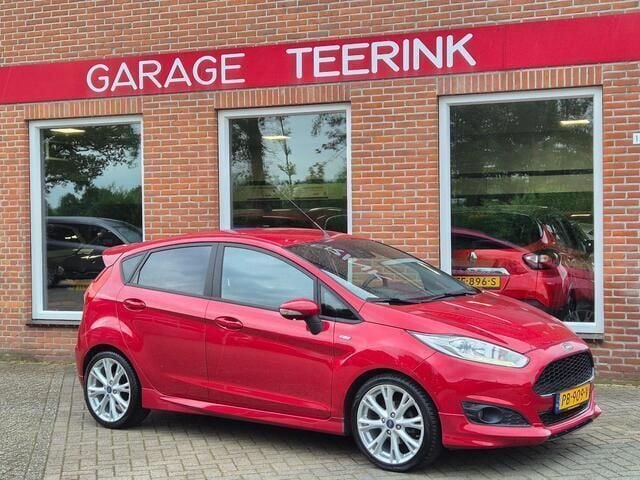 Occasion Ford Fiesta ST-Line 101 PK (74 kW) 2017 Rood Hatchback