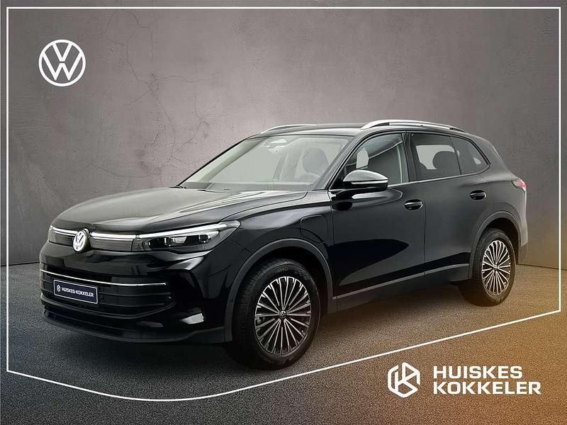 Zwart Nieuw 2025 VW Tiguan Edition SUV | € 53.702 (Eerlijke prijs) - Afbeelding 1/4