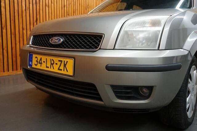 Occasion Ford Fusion 80 PK (58 kW) 2003 Grijs (metallic) Stationwagen