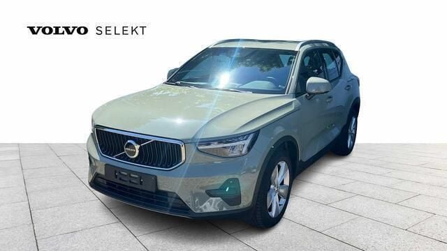 Groen Gebruikt 2023 Volvo XC40 Core SUV | € 28.999 (Super prijs) - Afbeelding 1/4
