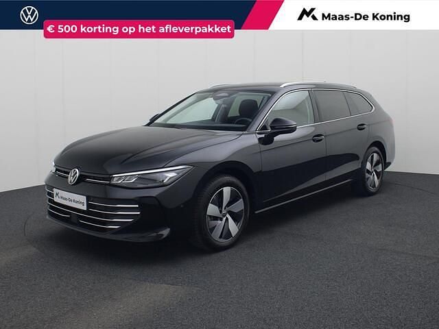 Zwart Gebruikt 2025 VW Passat Business Stationwagen | € 38.880 (Iets duurder) - Afbeelding 1/4