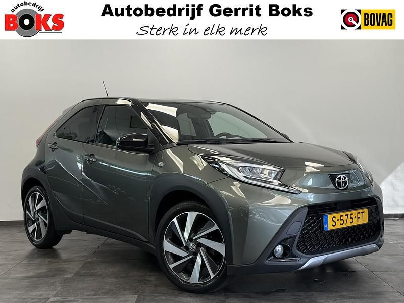 Groen Gebruikt 2023 Toyota Aygo X Envy SUV | € 19.845 - Afbeelding 1/2