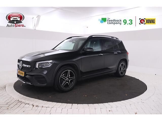 Zwart Gebruikt 2022 Mercedes GLB180 AMG line SUV | € 33.500 (Goede deal) - Afbeelding 1/4