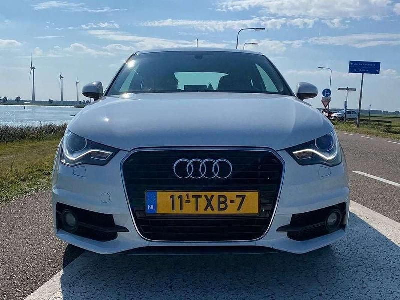 Wit Gebruikt 2012 Audi A1 Proline Hatchback | € 9.700 (Eerlijke prijs) - Afbeelding 1/4