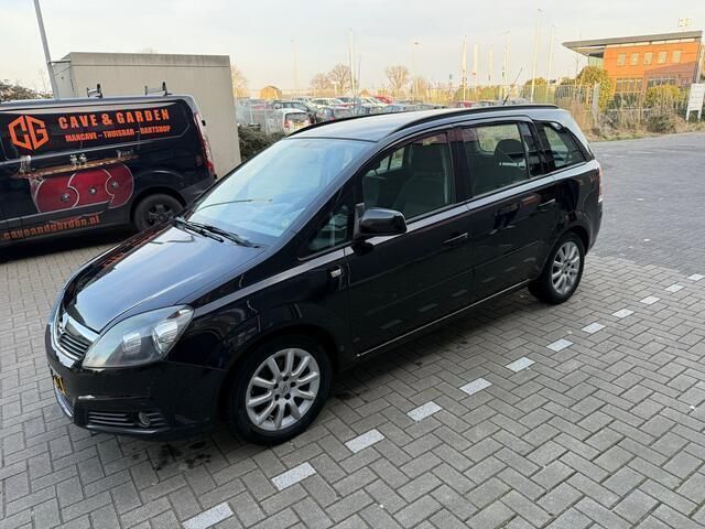 Zwart Gebruikt 2007 Opel Zafira MPV | € 2.550 (Eerlijke prijs) - Afbeelding 1/4