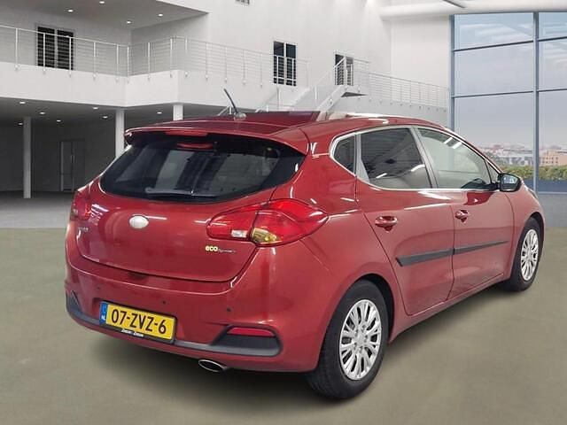 Occasion Kia Ceed Comfort 135 PK (99 kW) 2013 Rood Hatchback