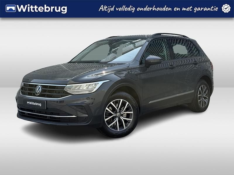 Grijs Gebruikt 2022 VW Tiguan Life SUV | € 31.450 (Super prijs) - Afbeelding 1/2