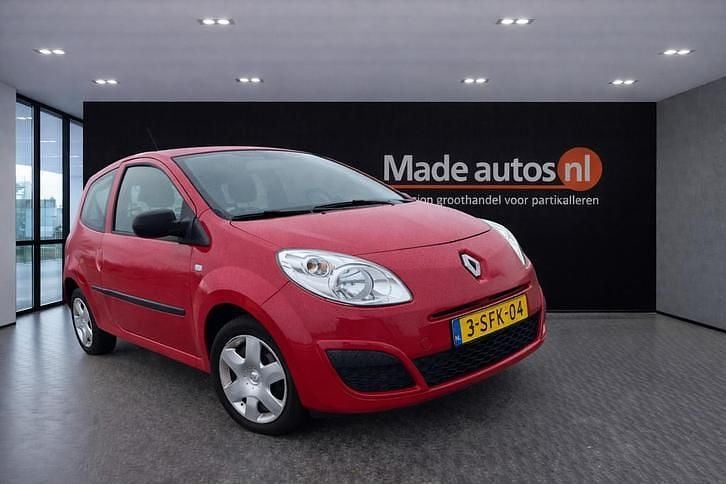 Rood Occasion 2010 Renault Twingo Hatchback | € 1.850 (Goede deal) - Afbeelding 1/4