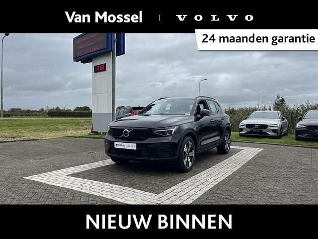 Zwart Gebruikt 2022 Volvo XC40 Core SUV | € 31.940 (Goede deal) - Afbeelding 1/4