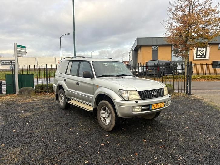 Zilver Gebruikt 2000 Toyota Land Cruiser Van | € 8.450 - Afbeelding 1/4