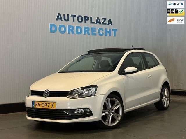 Wit Gebruikt 2015 VW Polo Highline Hatchback | € 9.445 (Eerlijke prijs) - Afbeelding 1/4