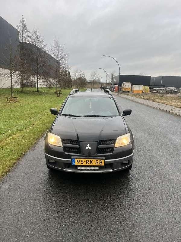 Occasion Mitsubishi Outlander Intense 160 PK (117 kW) 2005 Zwart SUV