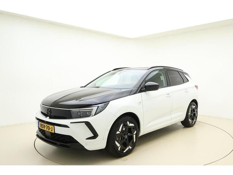 Wit Occasion 2024 Opel Grandland X GSe SUV | € 34.645 (Eerlijke prijs) - Afbeelding 1/1