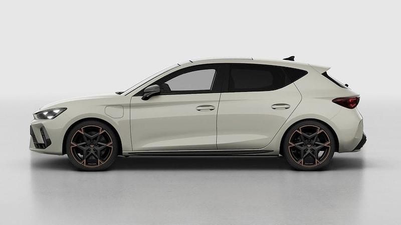 Nieuw Cupra Leon VZ 272 PK (200 kW) 2025 Grijs Hatchback
