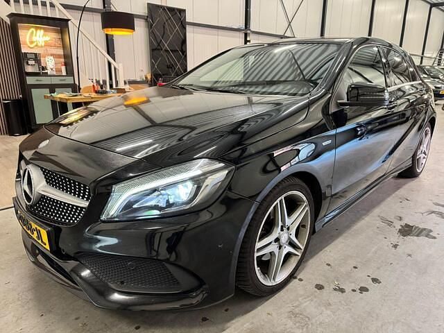 Zwart Gebruikt 2017 Mercedes A180 AMG Hatchback | € 12.499 (Super prijs) - Afbeelding 1/4