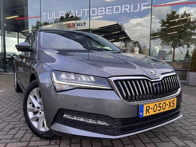 Occasion Skoda Superb Business Line 150 PK (110 kW) 2022 Grijs Hatchback