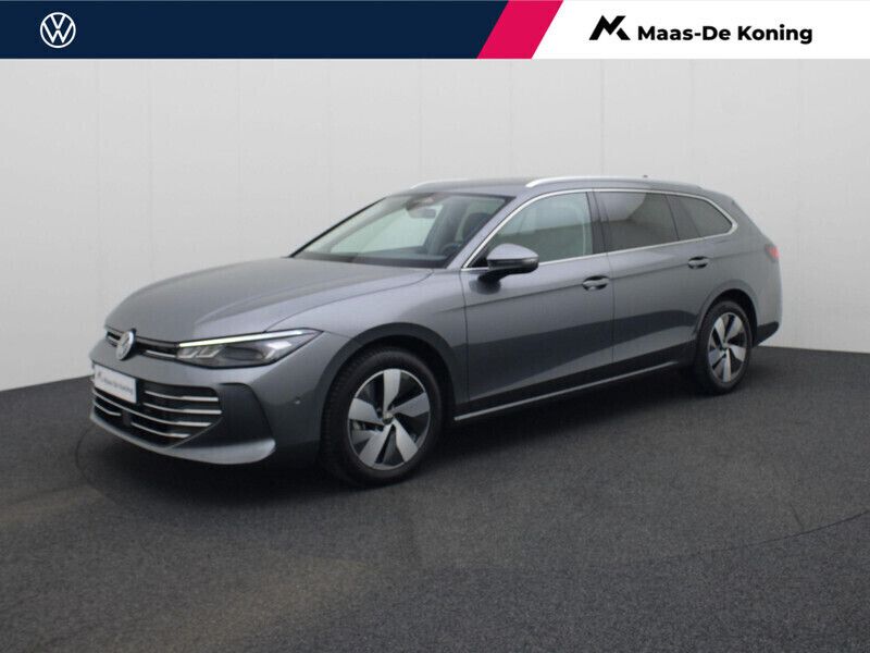 Grijs, metallic lak Gebruikt 2024 VW Passat Business Stationwagen | € 36.440 (Eerlijke prijs) - Afbeelding 1/4