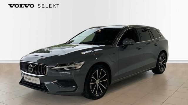 Grijs Gebruikt 2023 Volvo V60 Core Stationwagen | € 50.950 - Afbeelding 1/4