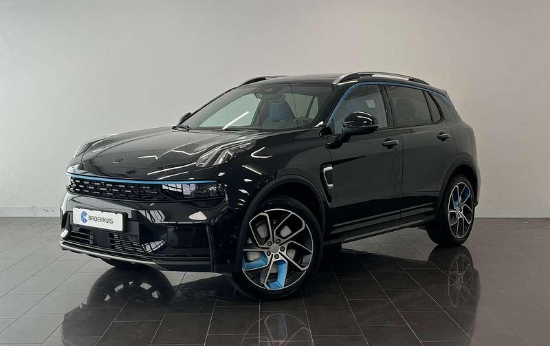 Zwart, metallic lak Nieuw 2025 Lynk & Co 01 SUV | € 36.950 (Eerlijke prijs) - Afbeelding 1/4
