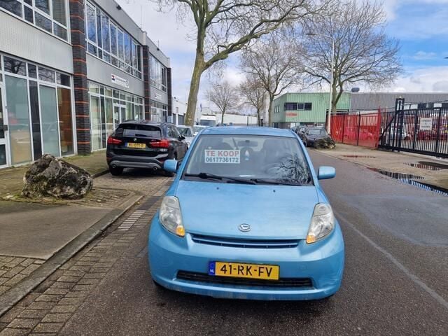 Blauw Gebruikt 2005 Daihatsu Sirion Hatchback | € 1.499 (Eerlijke prijs) - Afbeelding 1/4