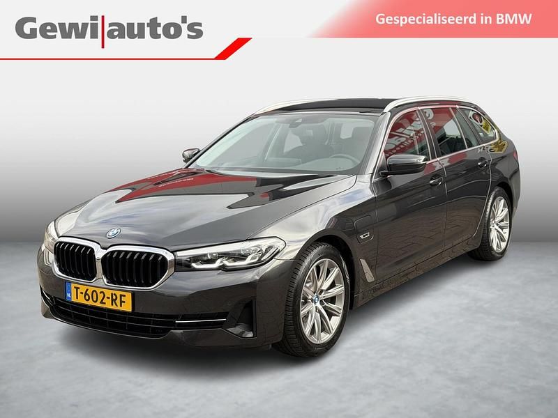Grijs Gebruikt 2023 BMW 530 Stationwagen | € 37.999 (Super prijs) - Afbeelding 1/4