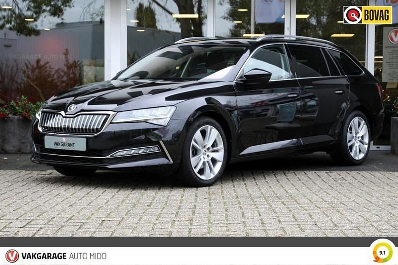 Zwart Gebruikt 2021 Skoda Superb Ambition Stationwagen | € 27.845 (Eerlijke prijs) - Afbeelding 1/4