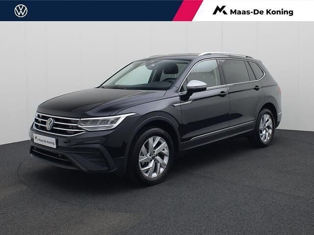 Zwart Gebruikt 2024 VW Tiguan Allspace Life SUV | € 42.740 (Goede deal) - Afbeelding 1/4