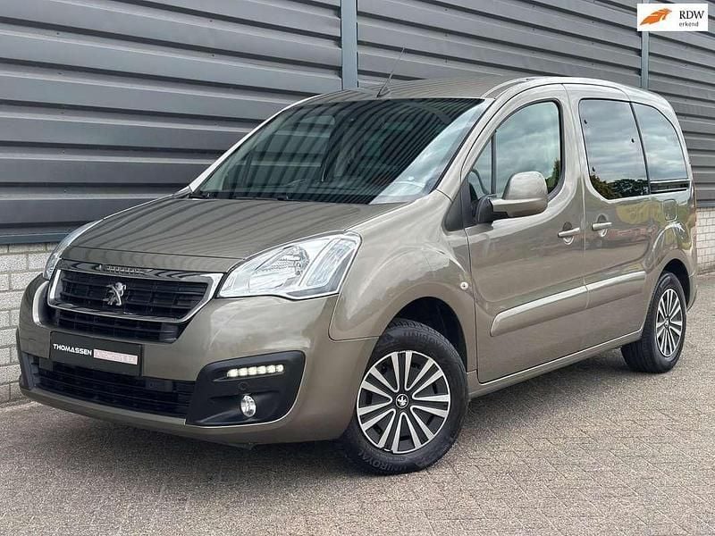 Grijs Gebruikt 2016 Peugeot Partner Tepee Access MPV | € 11.250 (Eerlijke prijs) - Afbeelding 1/4