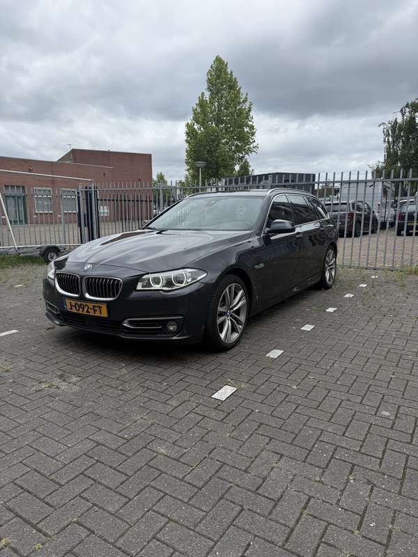 Grijs Gebruikt 2017 BMW 535 Luxury Line Stationwagen | € 12.900 - Afbeelding 1/4