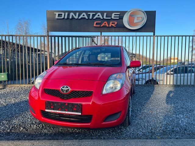 Rood Gebruikt 2011 Toyota Yaris Sedan | € 4.200 (Eerlijke prijs) - Afbeelding 1/4