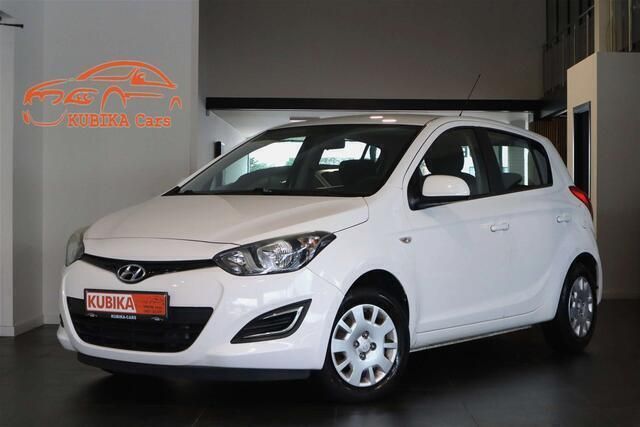 Wit Gebruikt 2015 Hyundai i20 Sedan | € 7.599 - Afbeelding 1/4