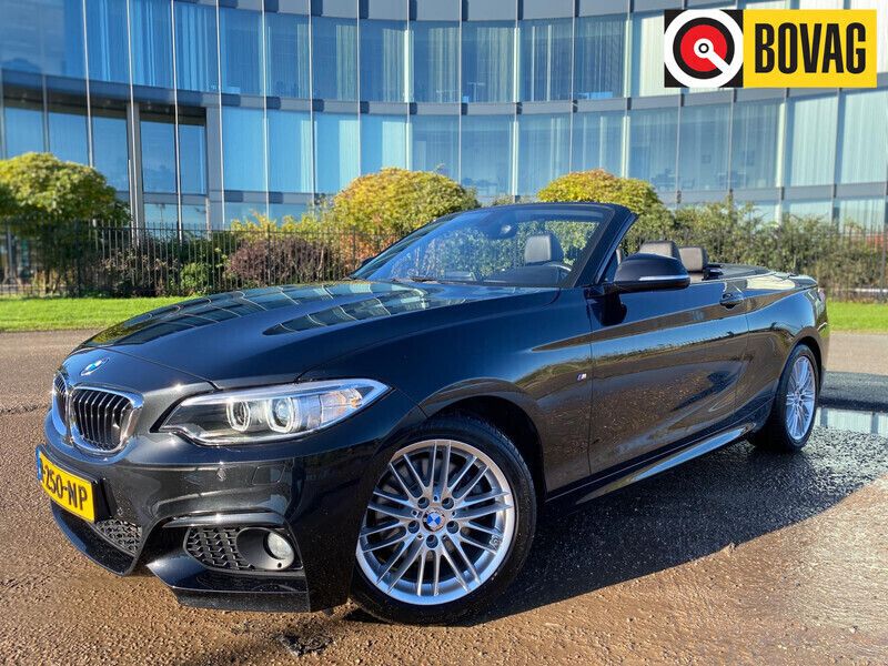 Zwart, metallic lak Gebruikt 2016 BMW 220 M Sport Cabriolet | € 26.880 (Duur) - Afbeelding 1/4