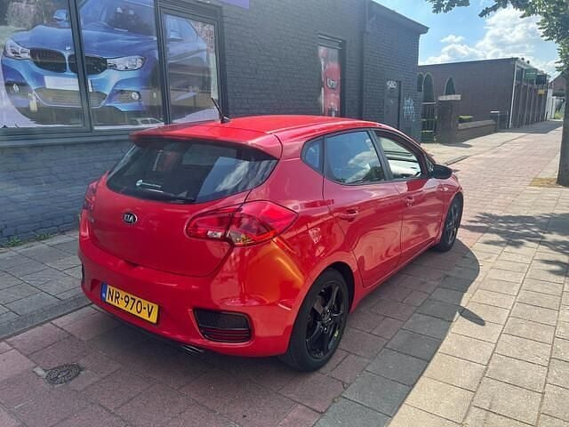 Occasion Kia Ceed Comfort 100 PK (73 kW) 2016 Rood Hatchback