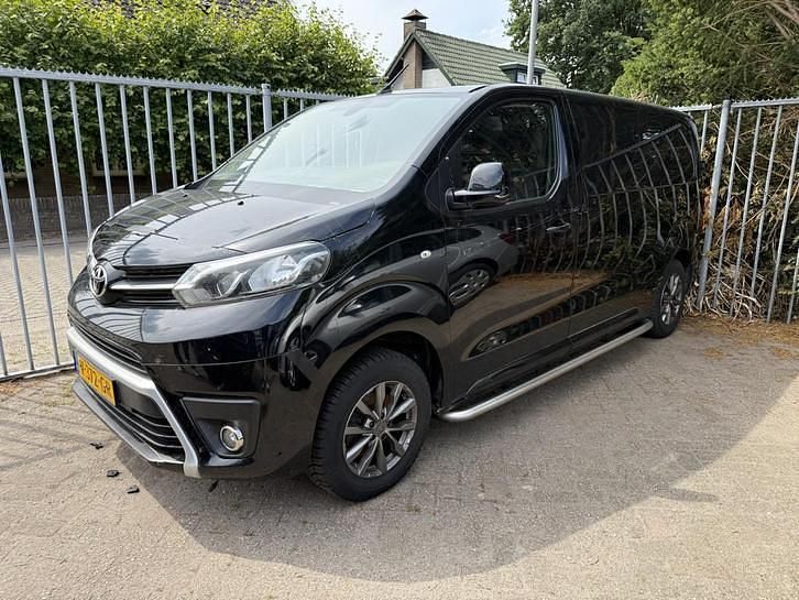 Zwart Gebruikt 2017 Toyota Proace Van | € 4.999 - Afbeelding 1/4