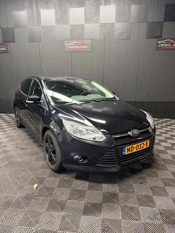 Zwart Occasion 2011 Ford Focus Titanium Hatchback | € 4.450 (Goede deal) - Afbeelding 1/4