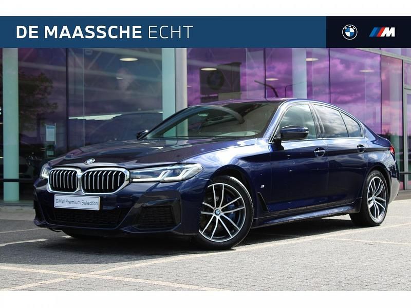 Blauw, metallic lak Occasion 2021 BMW 530 Executive Sedan | € 43.450 (Duur) - Afbeelding 1/4
