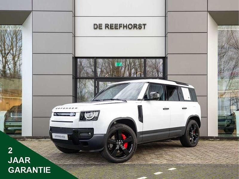 Fuhji white (licht wit)zwart Occasion 2021 Land Rover Defender Black Edition SUV | € 64.900 (Goede deal) - Afbeelding 1/4