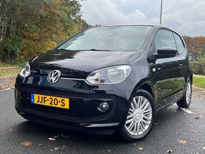 Zwart Gebruikt 2015 VW up! Cup Hatchback | € 6.950 (Eerlijke prijs) - Afbeelding 1/4