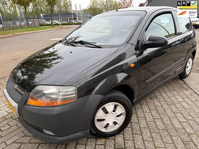 Zwart Gebruikt 2005 Chevrolet Kalos Hatchback | € 1.499 (Eerlijke prijs) - Afbeelding 1/4
