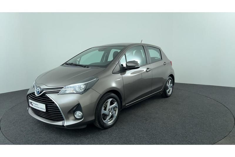 Grijs Gebruikt 2016 Toyota Yaris Hybrid Trend Hatchback | € 13.450 (Goede deal) - Afbeelding 1/1