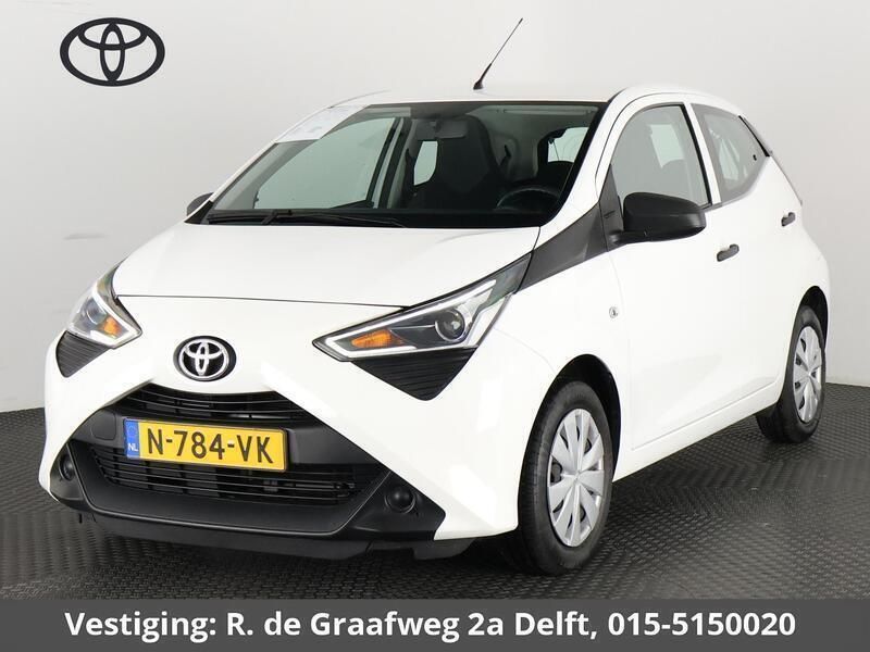 Wit Gebruikt 2022 Toyota Aygo Hatchback | € 12.200 (Super prijs) - Afbeelding 1/3