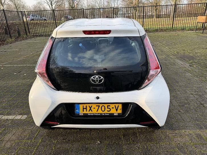 Occasion Toyota Aygo X-play 69 PK (50 kW) 2016 Wit Hatchback